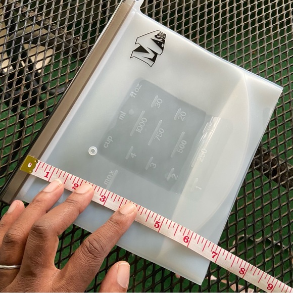 BRAND NEW 8 Resealable Re-usable Multi-size Silicon Storage Bags! - Picture 15 of 16